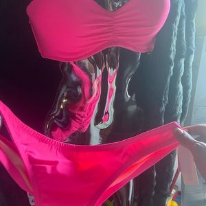 Victoria’s Secret NWT bandeau bikini top and scrunch bottom swimsuit set NEW!